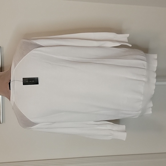 The Limited. Size L, White, Classic Style Sweater, Lightweight, Sheer Shoulders - Picture 4 of 10